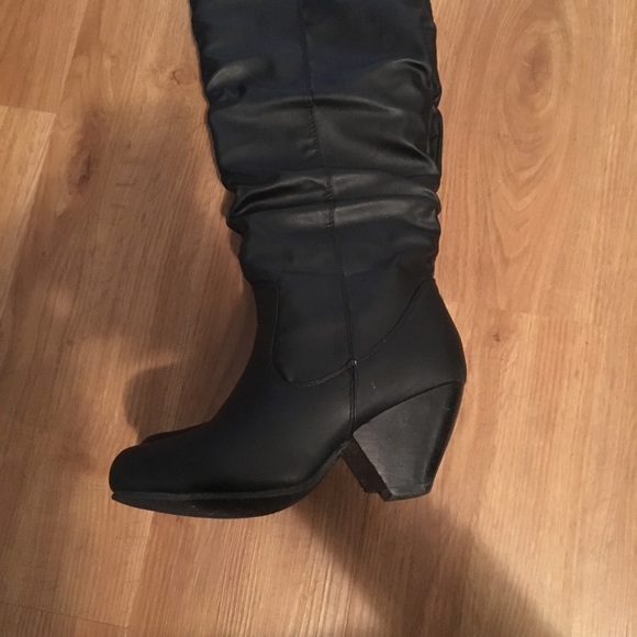 Boots - Picture 3 of 3